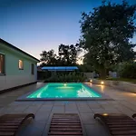 Villa House Daniela *