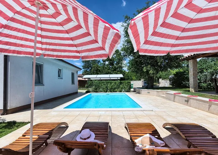 House Daniela Villa *