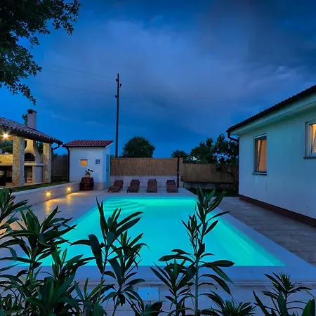House Daniela Villa *