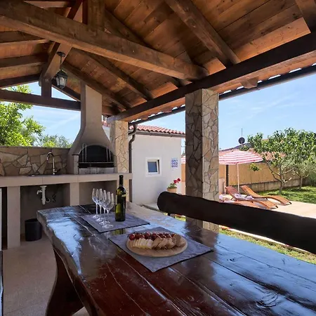 House Daniela Villa *